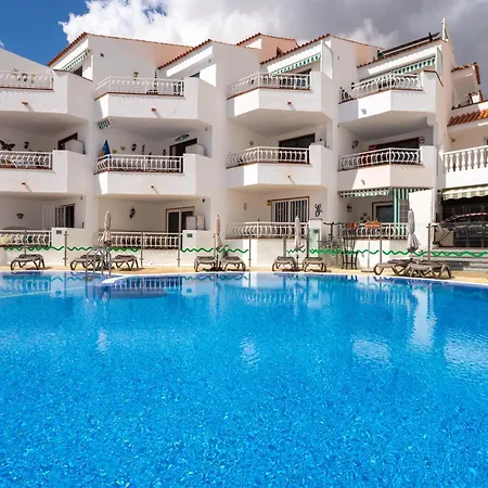 Diamante Azul - Pool & Sea View, Heated Pool Apartment *