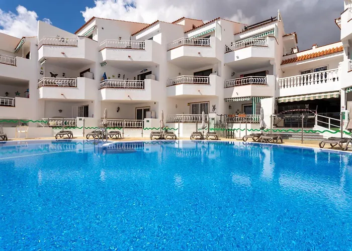 Diamante Azul - Pool & Sea View, Heated Pool Apartment *